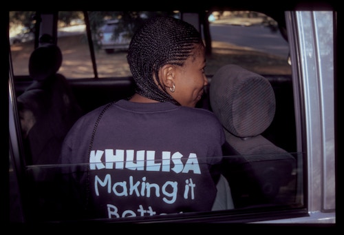 Fundi Khulisa t skjorte